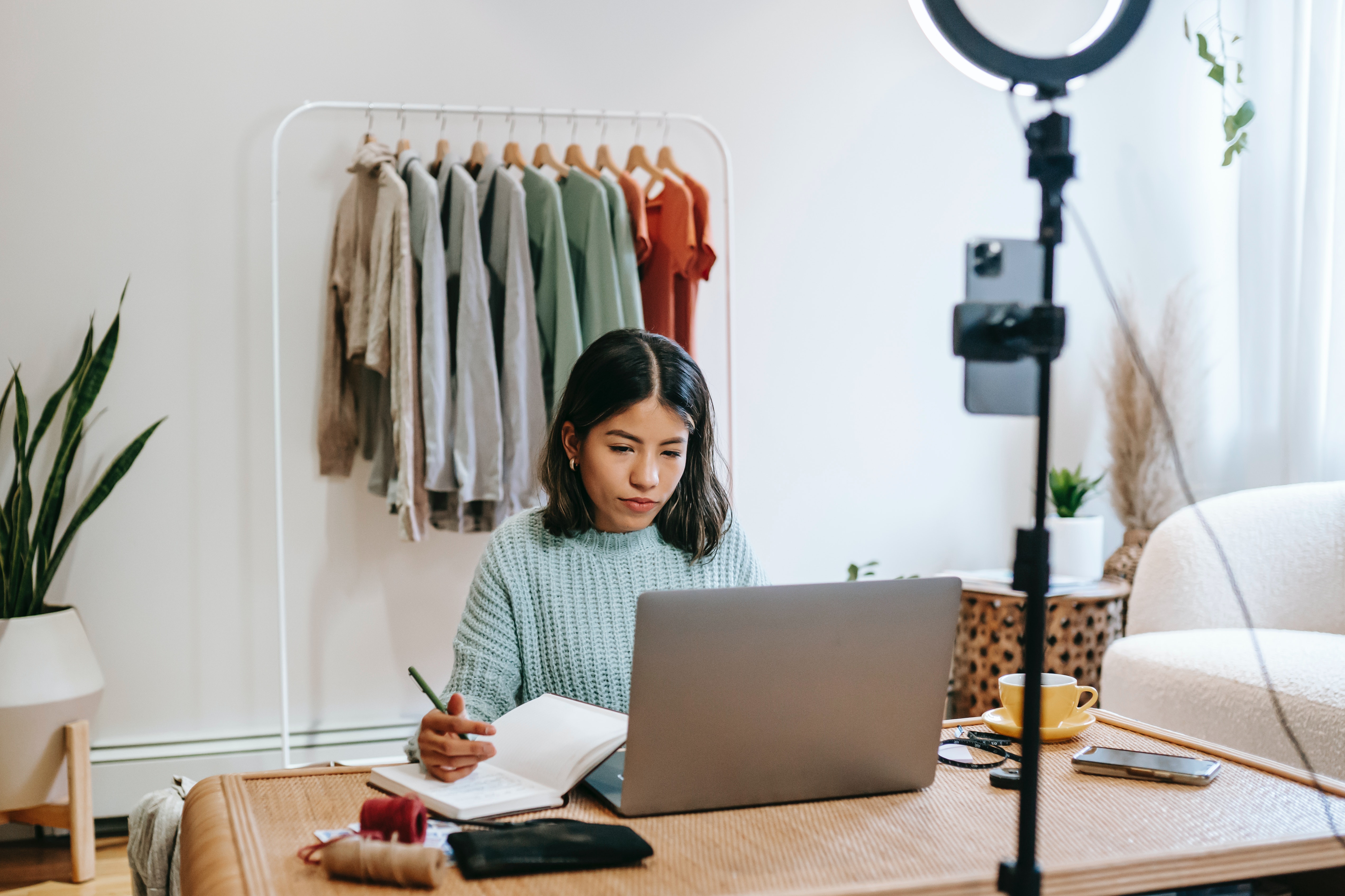 Consistency in Personal Branding: Staying True to Your Voice